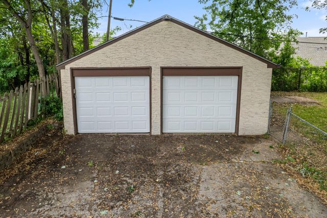 577 38th Avenue NE, Columbia Heights, MN 55421