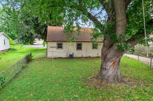 577 38th Avenue NE, Columbia Heights, MN 55421
