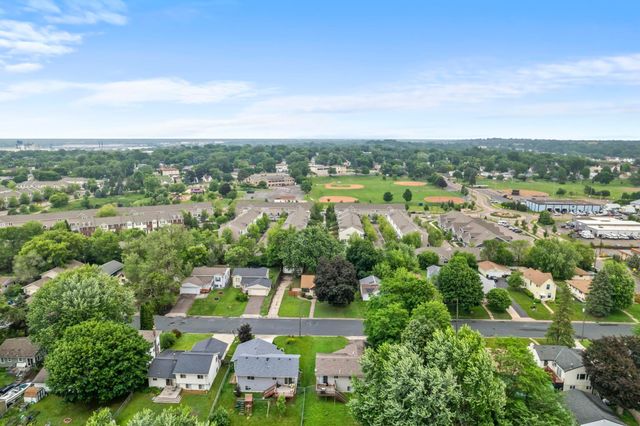 577 38th Avenue NE, Columbia Heights, MN 55421