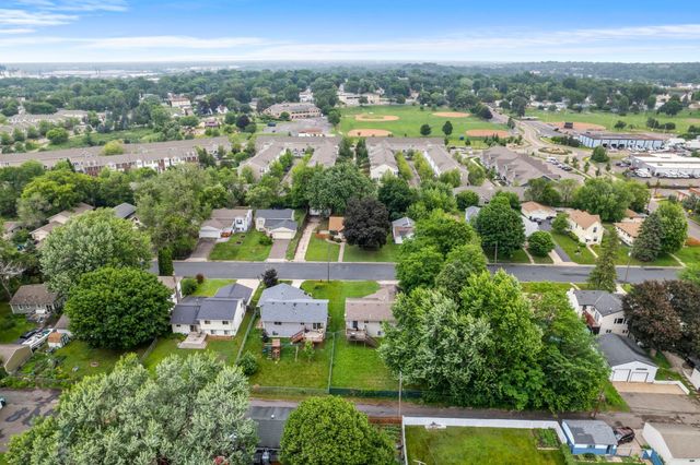 577 38th Avenue NE, Columbia Heights, MN 55421
