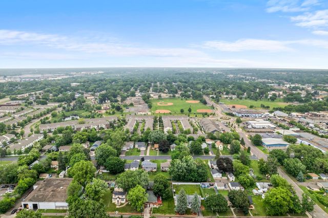577 38th Avenue NE, Columbia Heights, MN 55421