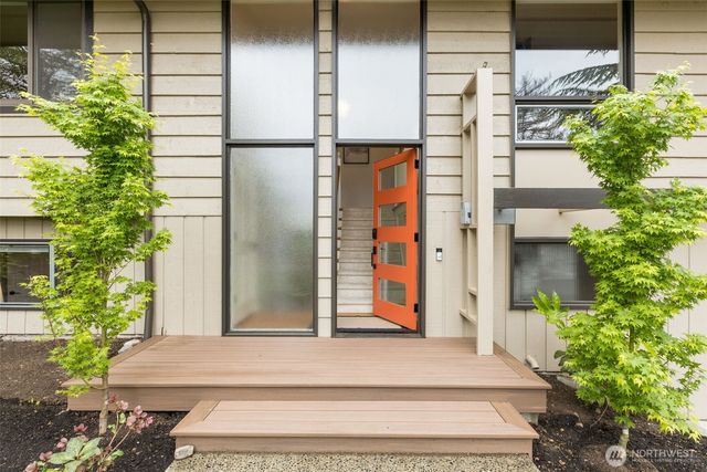 8805 SE 39th Street, Mercer Island, WA 98040