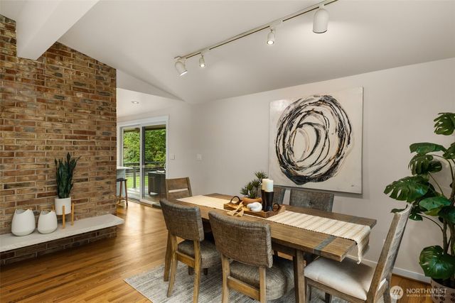8805 SE 39th Street, Mercer Island, WA 98040