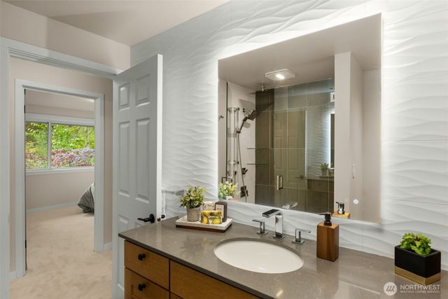 8805 SE 39th Street, Mercer Island, WA 98040