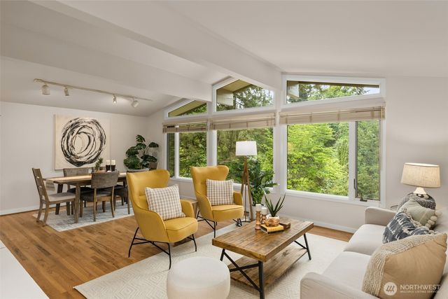 8805 SE 39th Street, Mercer Island, WA 98040