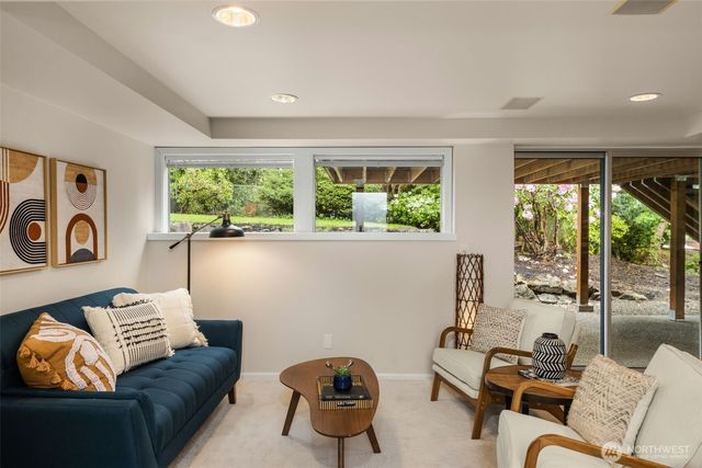 8805 SE 39th Street, Mercer Island, WA 98040