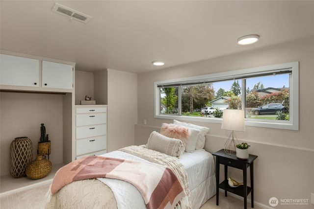 8805 SE 39th Street, Mercer Island, WA 98040