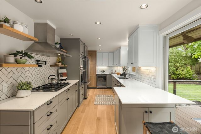 8805 SE 39th Street, Mercer Island, WA 98040