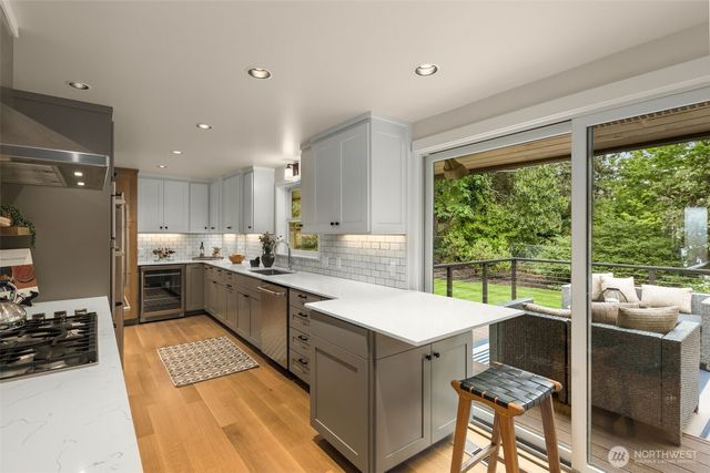 8805 SE 39th Street, Mercer Island, WA 98040