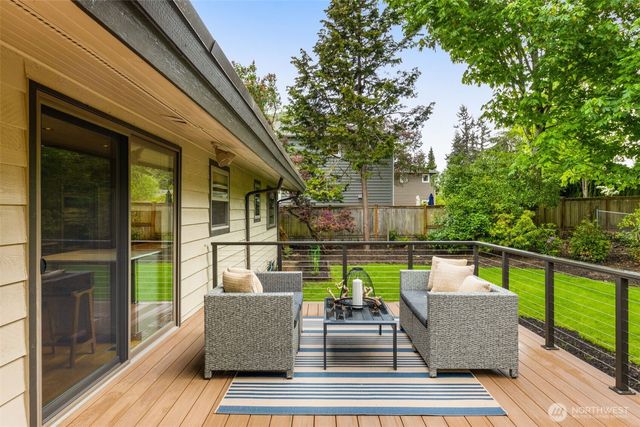 8805 SE 39th Street, Mercer Island, WA 98040