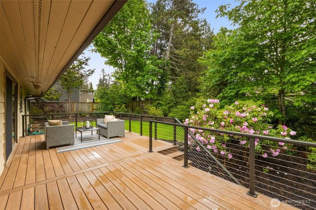 8805 SE 39th Street, Mercer Island, WA 98040