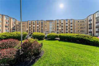 25735 Lorain Road 513, North Olmsted, OH 44070