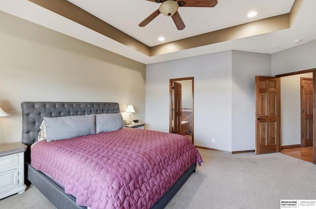 2831 Shadowbrook Drive, Lincoln, NE 68516