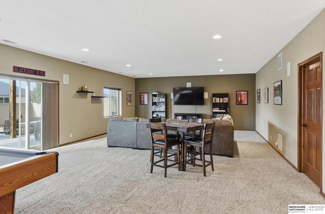 2831 Shadowbrook Drive, Lincoln, NE 68516