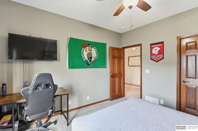 2831 Shadowbrook Drive, Lincoln, NE 68516