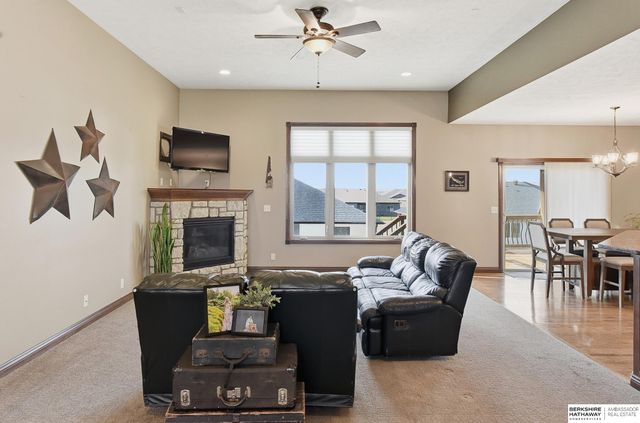 2831 Shadowbrook Drive, Lincoln, NE 68516