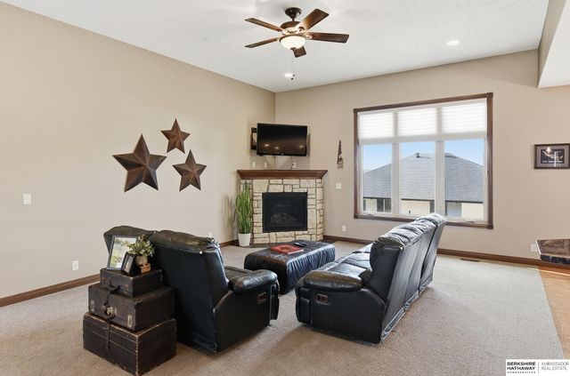 2831 Shadowbrook Drive, Lincoln, NE 68516