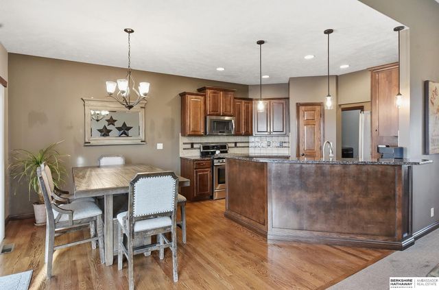 2831 Shadowbrook Drive, Lincoln, NE 68516