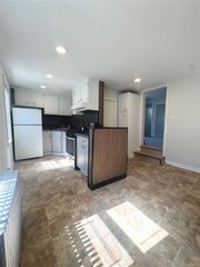 249 N Macquesten Parkway Floor #2, Mount Vernon, NY 10550