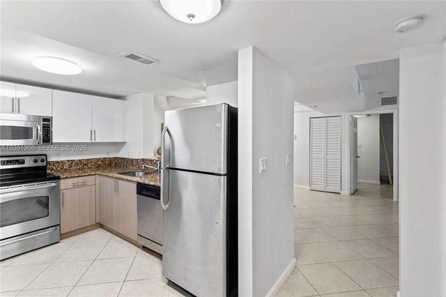 519 E Sheridan St 3062, Dania Beach, FL 33004