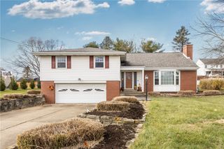 216 E Harbison, Robinson Twp, PA 15205