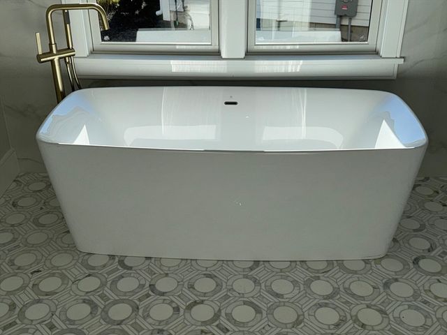 4 Josiah Path, Falmouth, MA 02540