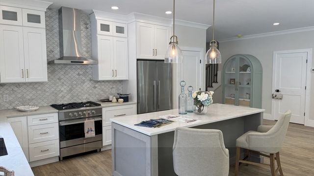 4 Josiah Path, Falmouth, MA 02540