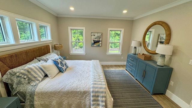 4 Josiah Path, Falmouth, MA 02540