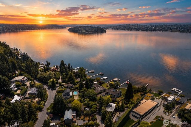 3225 W Mercer Way, Mercer Island, WA 98040