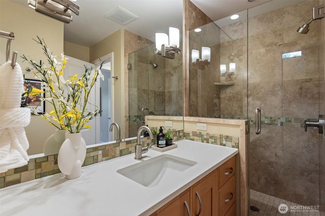 3225 W Mercer Way, Mercer Island, WA 98040
