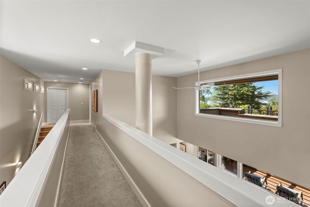 3225 W Mercer Way, Mercer Island, WA 98040