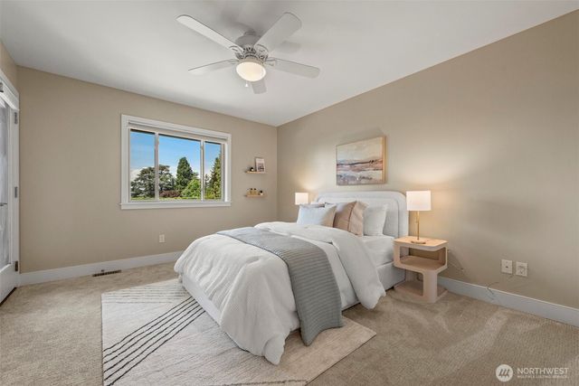 3225 W Mercer Way, Mercer Island, WA 98040