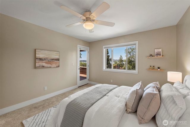 3225 W Mercer Way, Mercer Island, WA 98040