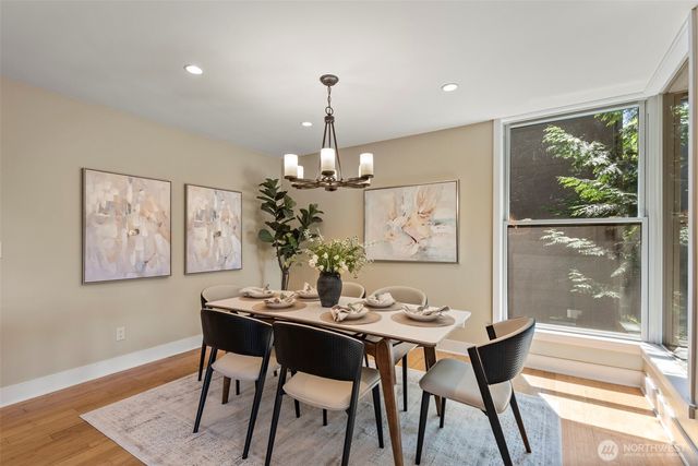 3225 W Mercer Way, Mercer Island, WA 98040