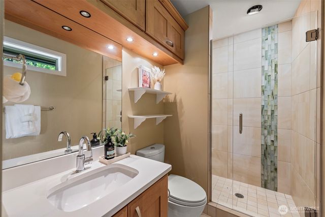 3225 W Mercer Way, Mercer Island, WA 98040