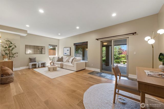 3225 W Mercer Way, Mercer Island, WA 98040