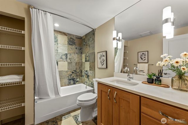 3225 W Mercer Way, Mercer Island, WA 98040