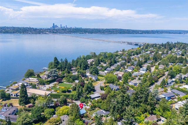 3225 W Mercer Way, Mercer Island, WA 98040