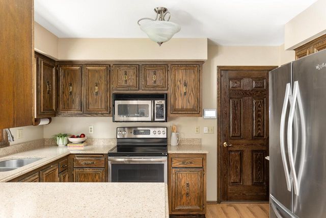 S64W12622 Tennyson LANE, Muskego, WI 53150