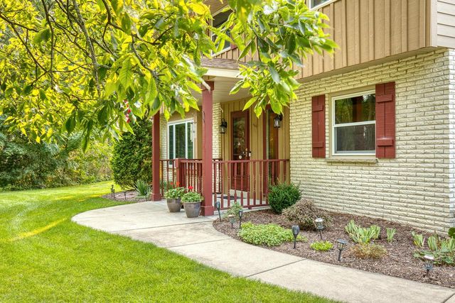 S64W12622 Tennyson LANE, Muskego, WI 53150
