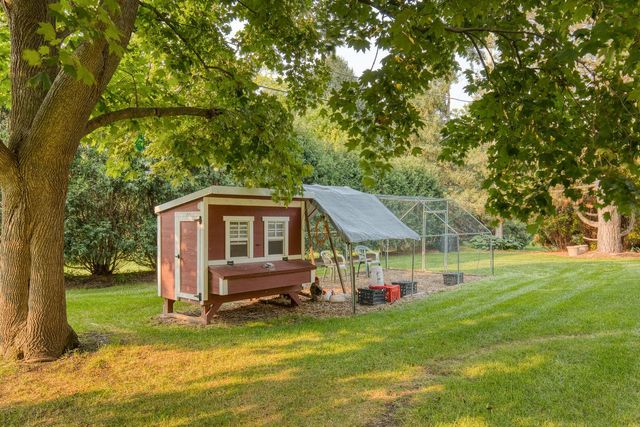 S64W12622 Tennyson LANE, Muskego, WI 53150