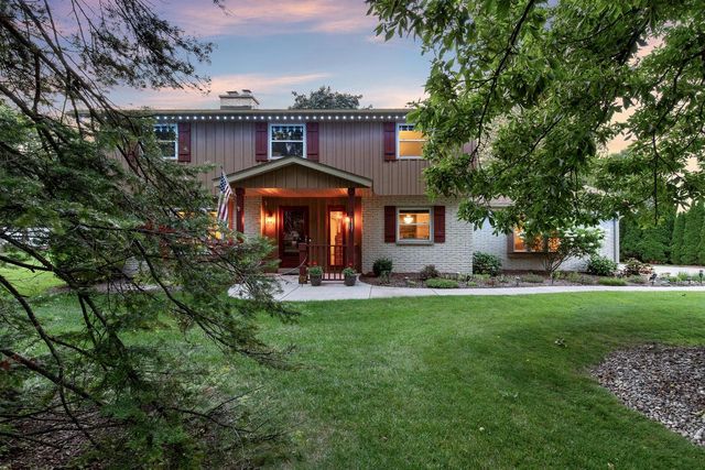 S64W12622 Tennyson LANE, Muskego, WI 53150