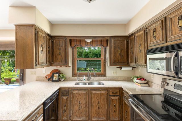 S64W12622 Tennyson LANE, Muskego, WI 53150
