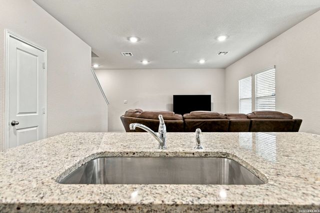 10503 Pinova, San Antonio, TX 78252