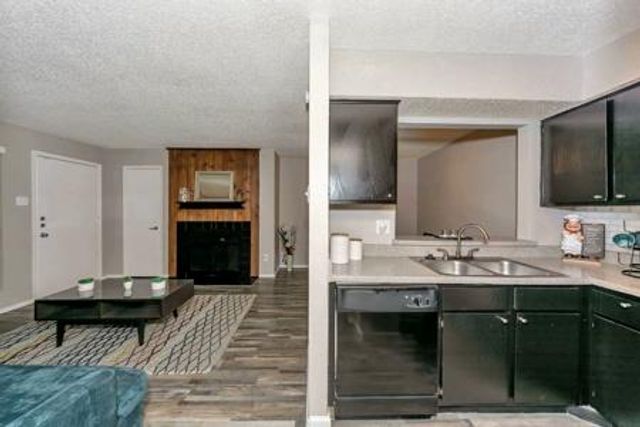 500 E Loop 820 400, Fort Worth, TX 76112