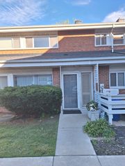 2633 Hawthorne Lane B, Flossmoor, IL 60422