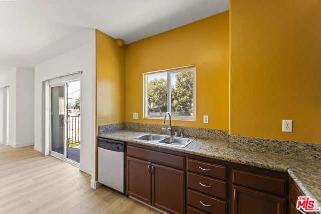 12375 Osborne Place 13, Pacoima (los Angeles), CA 91331