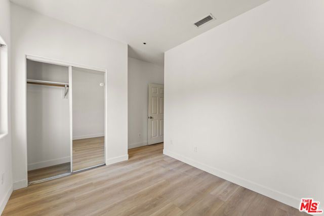 12375 Osborne Place 13, Pacoima (los Angeles), CA 91331