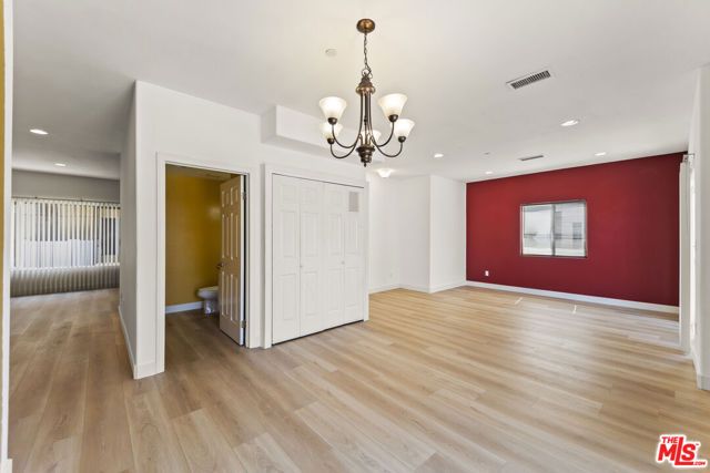 12375 Osborne Place 13, Pacoima (los Angeles), CA 91331