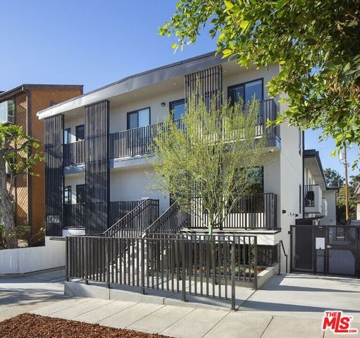 1427 Barry Avenue, Los Angeles, CA 90025